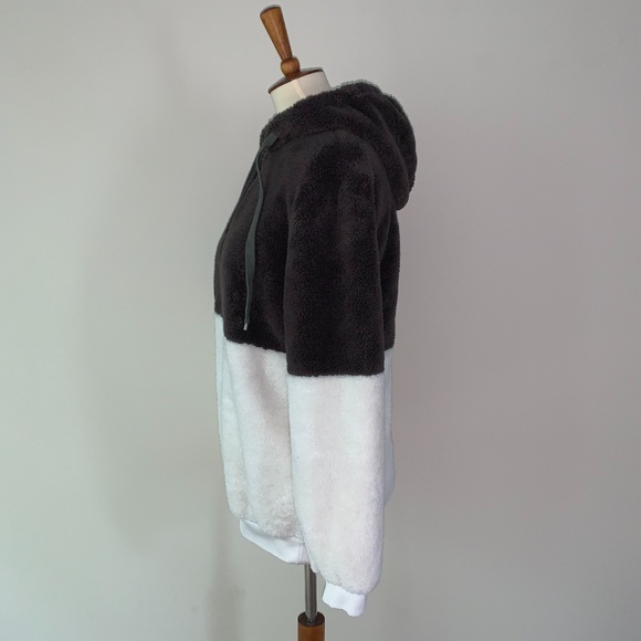 Brown and White Fleece Jacket Fuzzy Warm Pullover with Hood - Picture 4 of 10